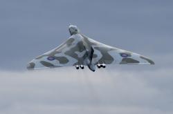 英雄联盟总决赛-跨界火线驰援！约基奇奇兵天降，雄鹿掀翻老鹰的奇幻之夜