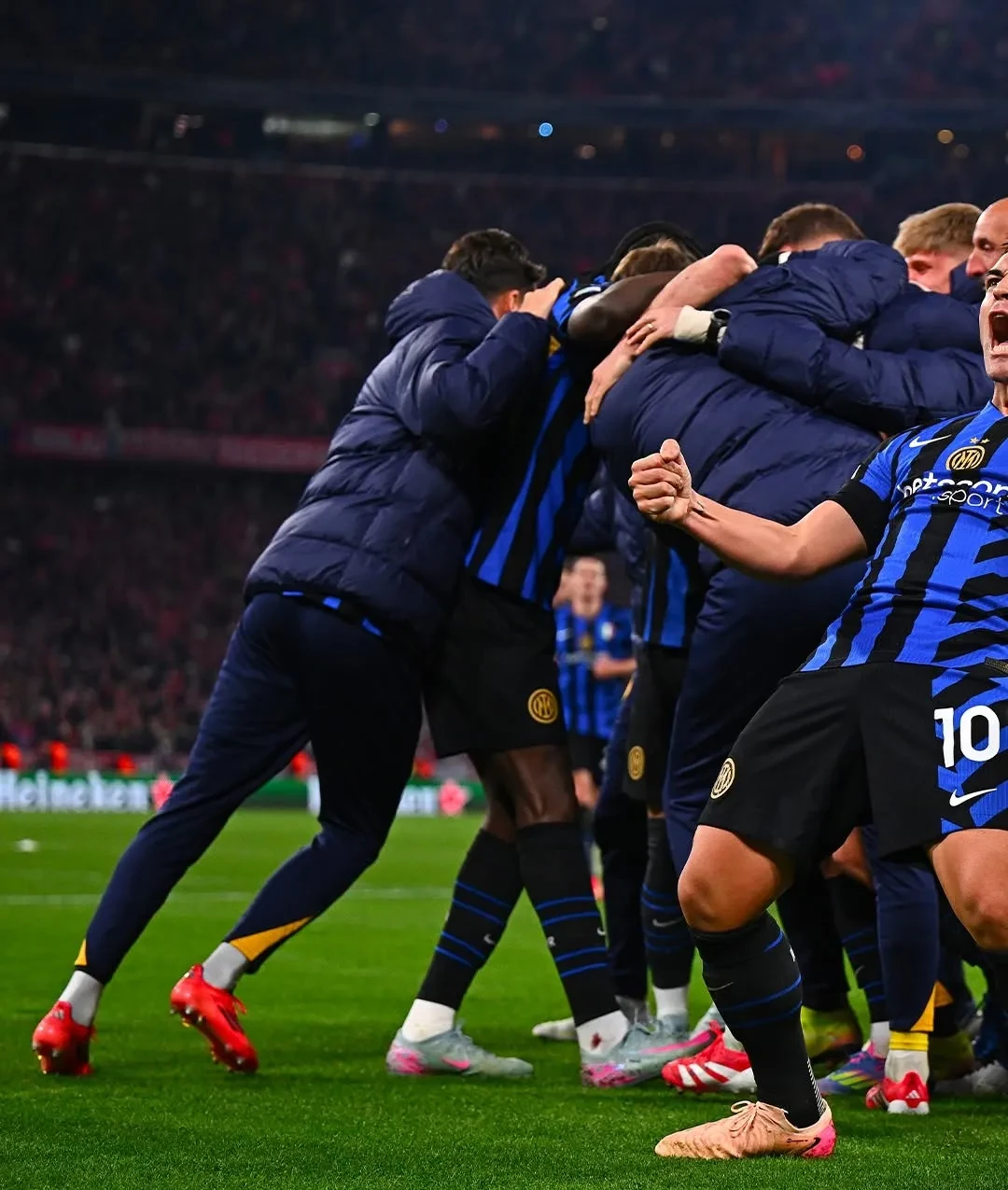 拜仁慕尼黑挺进欧冠四强，冲击冠军