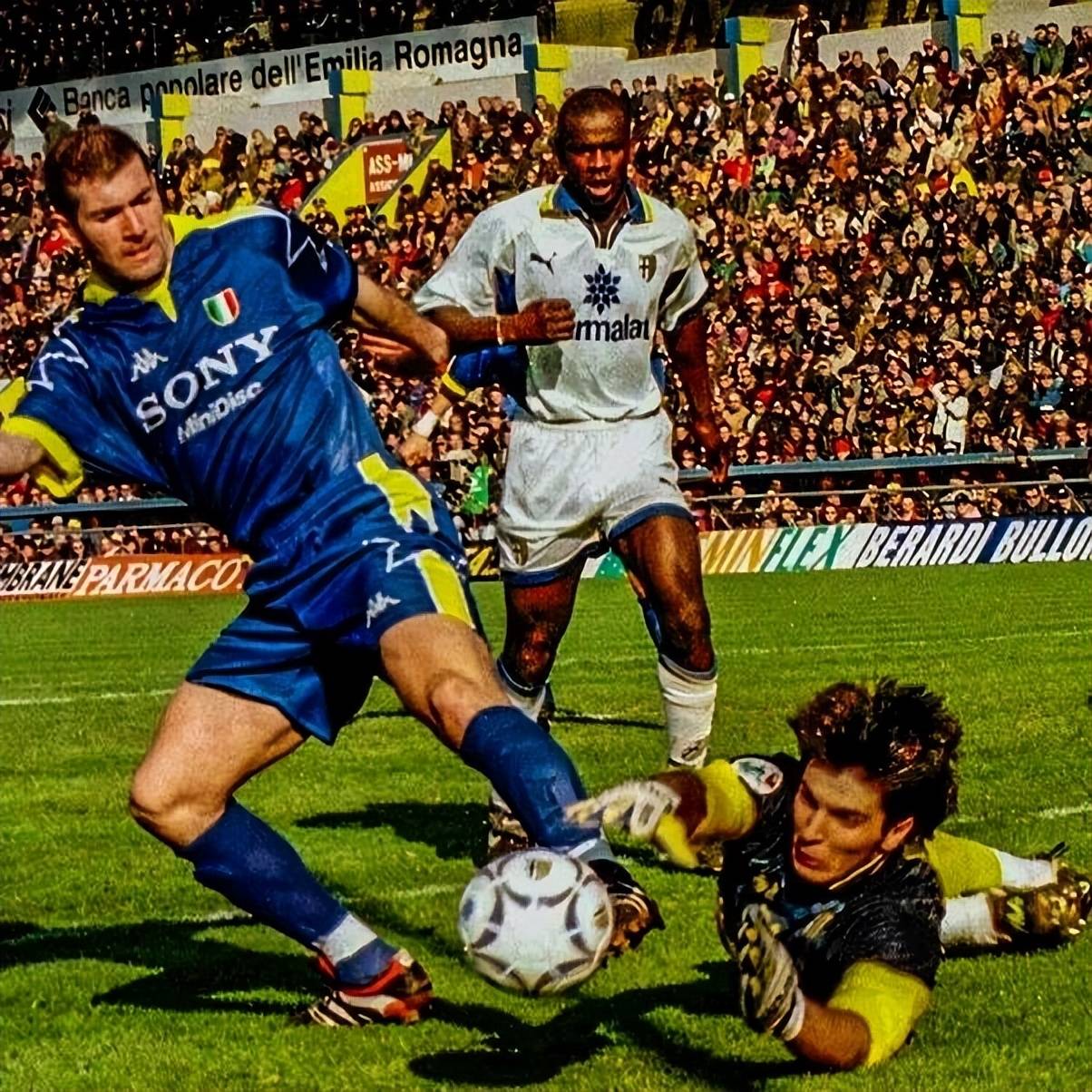 东京球队逆袭成功，闯入决赛