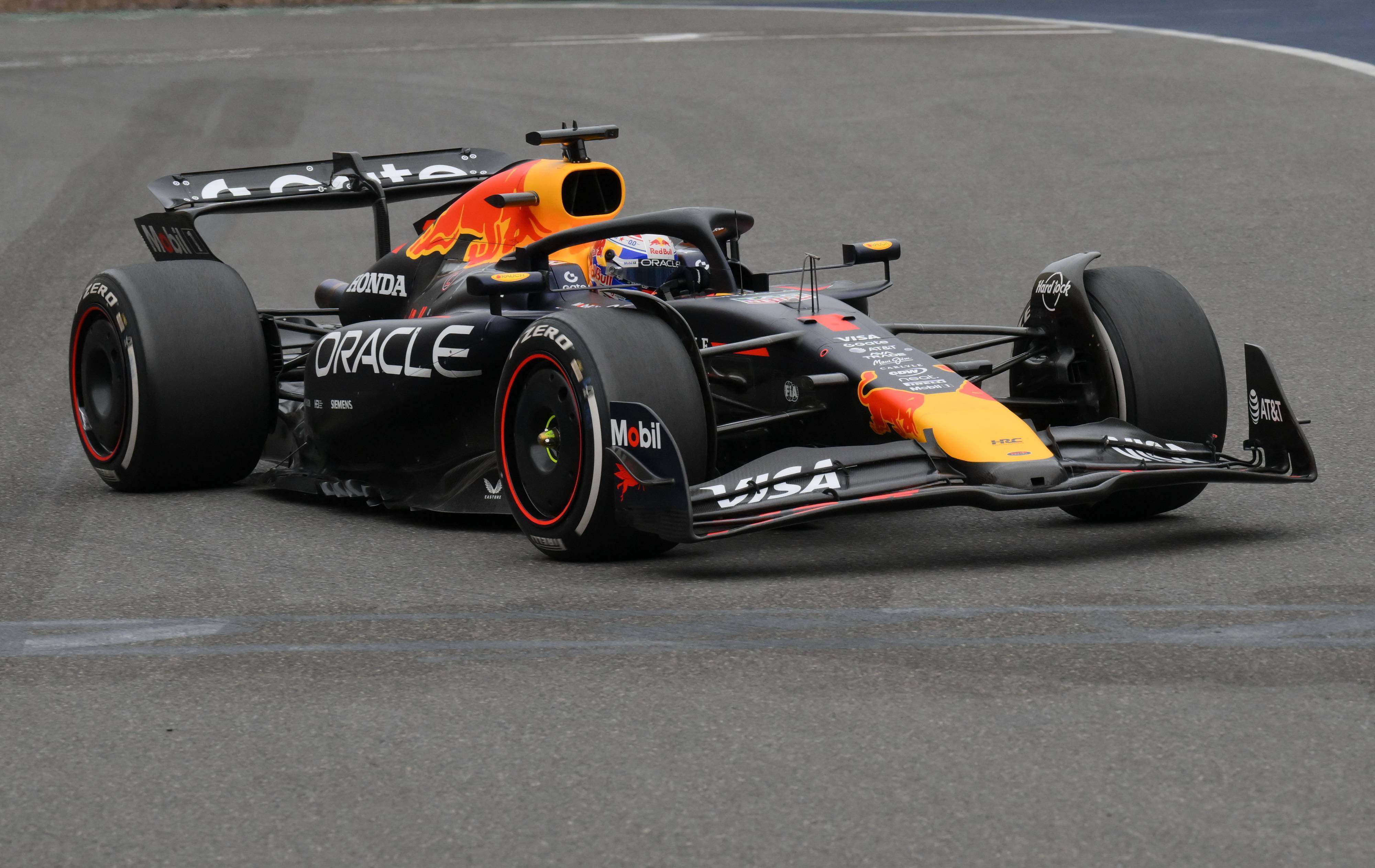 索伯车队险胜威廉姆斯，皮亚斯特里点燃赛场的简单介绍