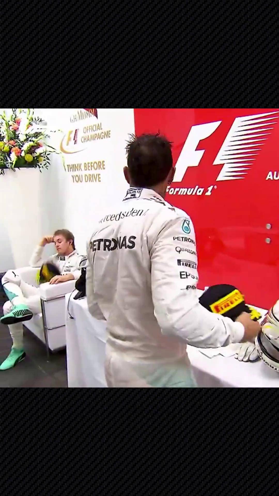 包含哈斯车队横扫红牛车队,汉密尔顿高光表现的词条 包含哈斯车队横扫红牛车队,汉密尔顿高光表现的词条