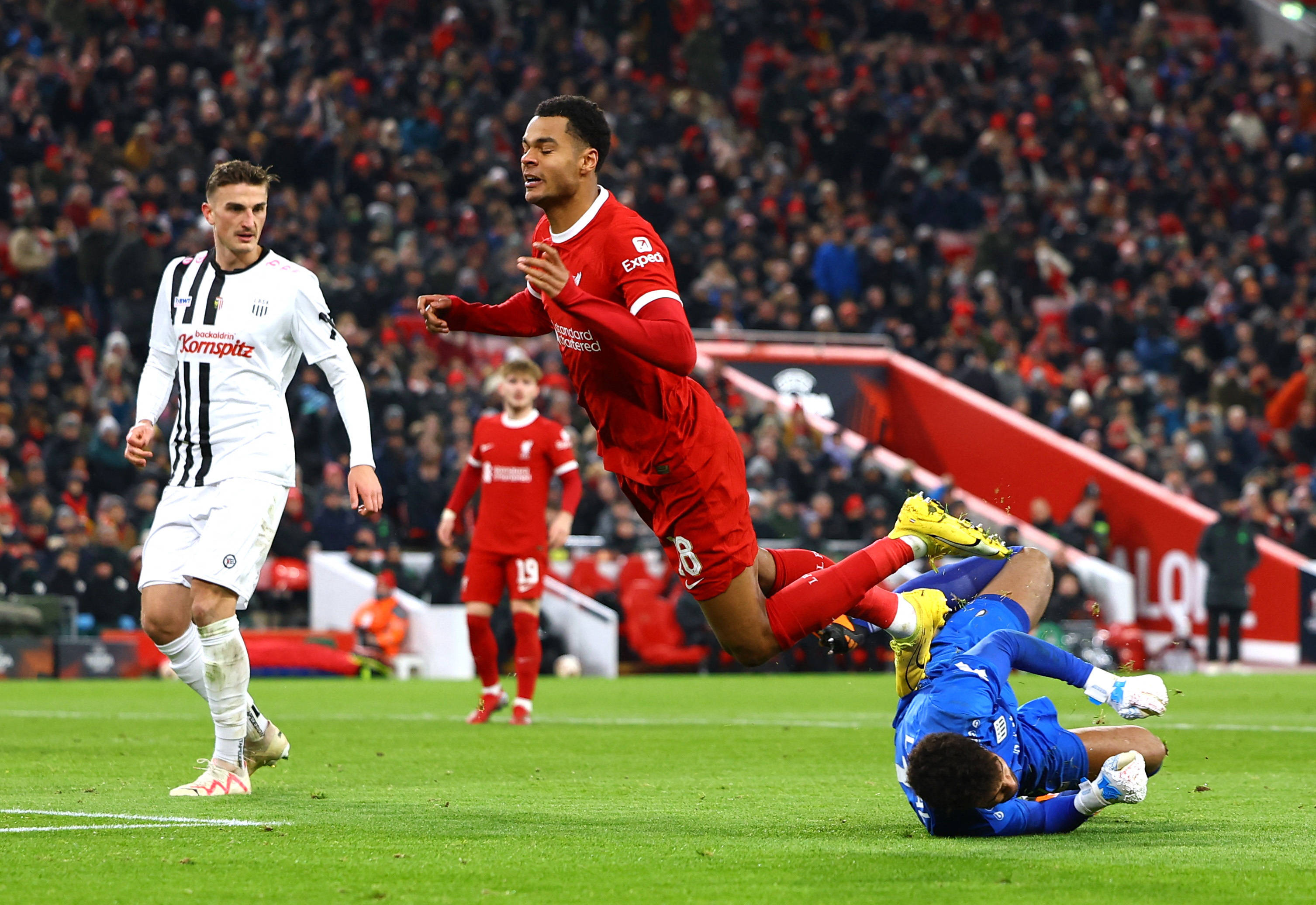 关于瑞士力克奥地利，萨拉赫扛起全队的信息