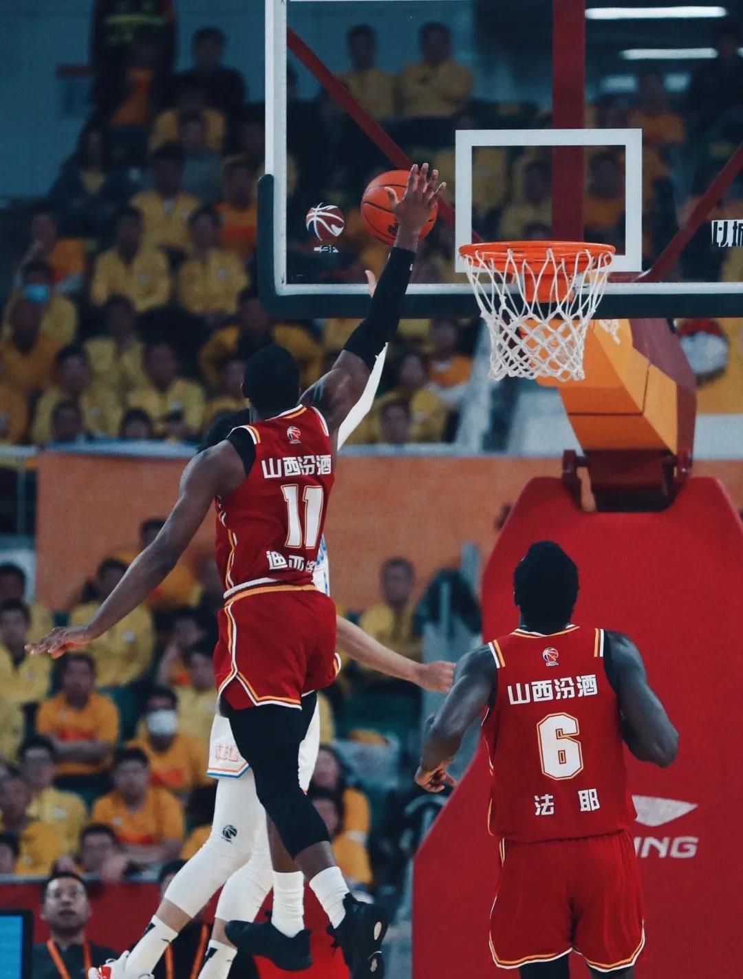 山西男篮客场不敌山东队，遭遇失败