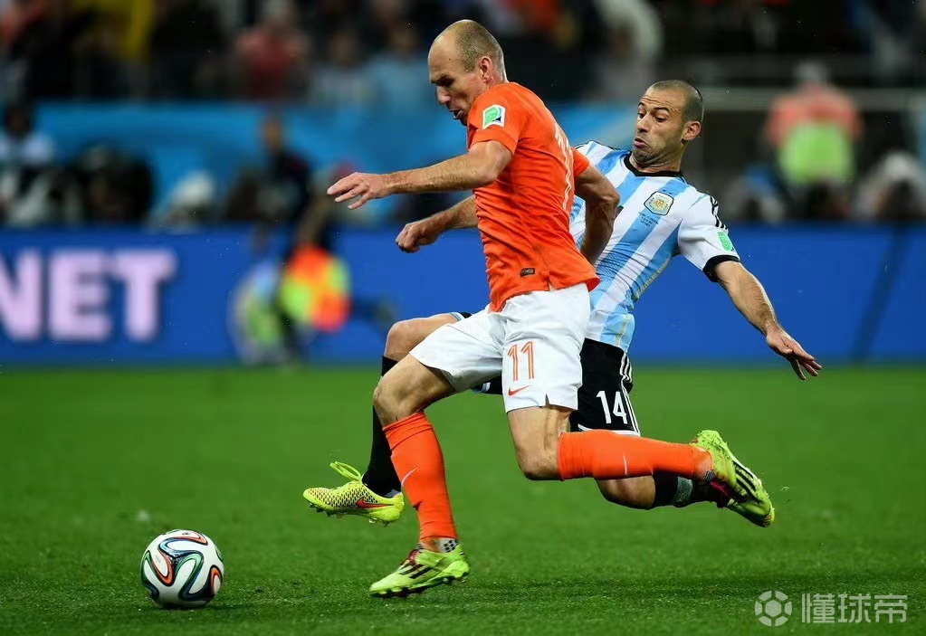 荷兰翻盘阿根廷，若日尼奥统治全场