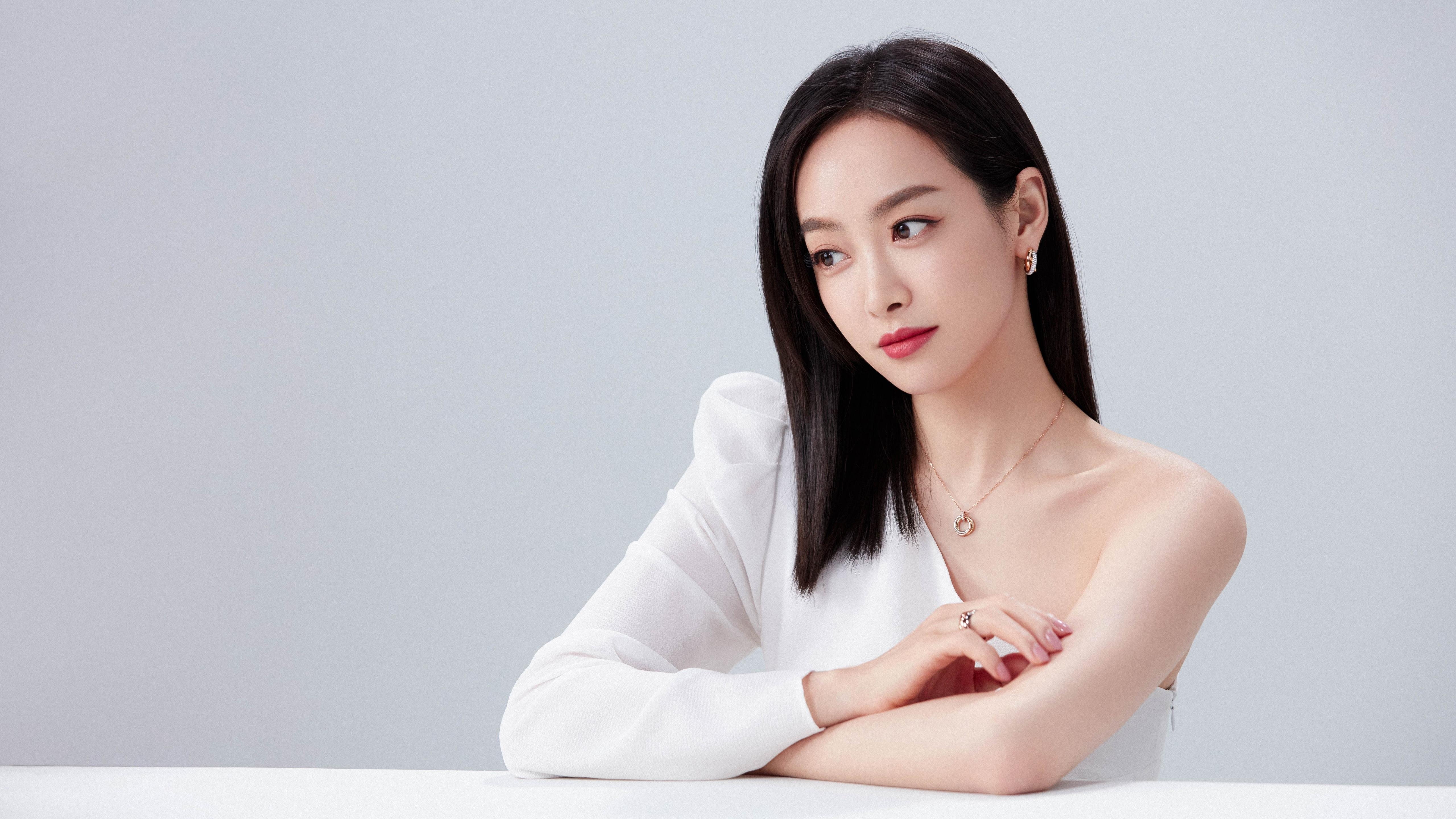 红魔铁血晋级映衬白色传奇,当曼联的集体荣耀遇见本泽马的大场面美学