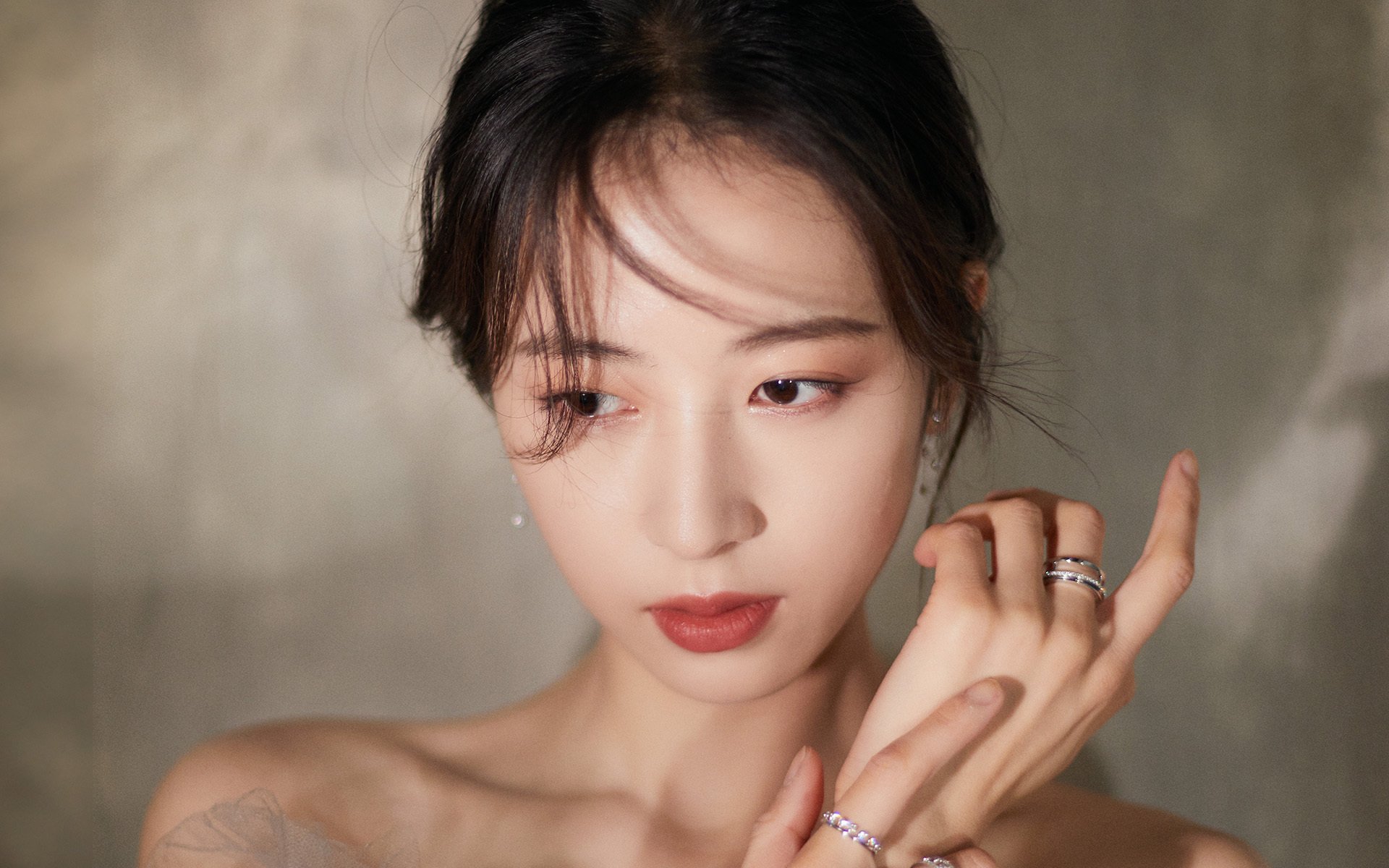 篮球世界的双重奏，太阳队生死战逆转深圳，哈利伯顿德甲争冠战闪耀