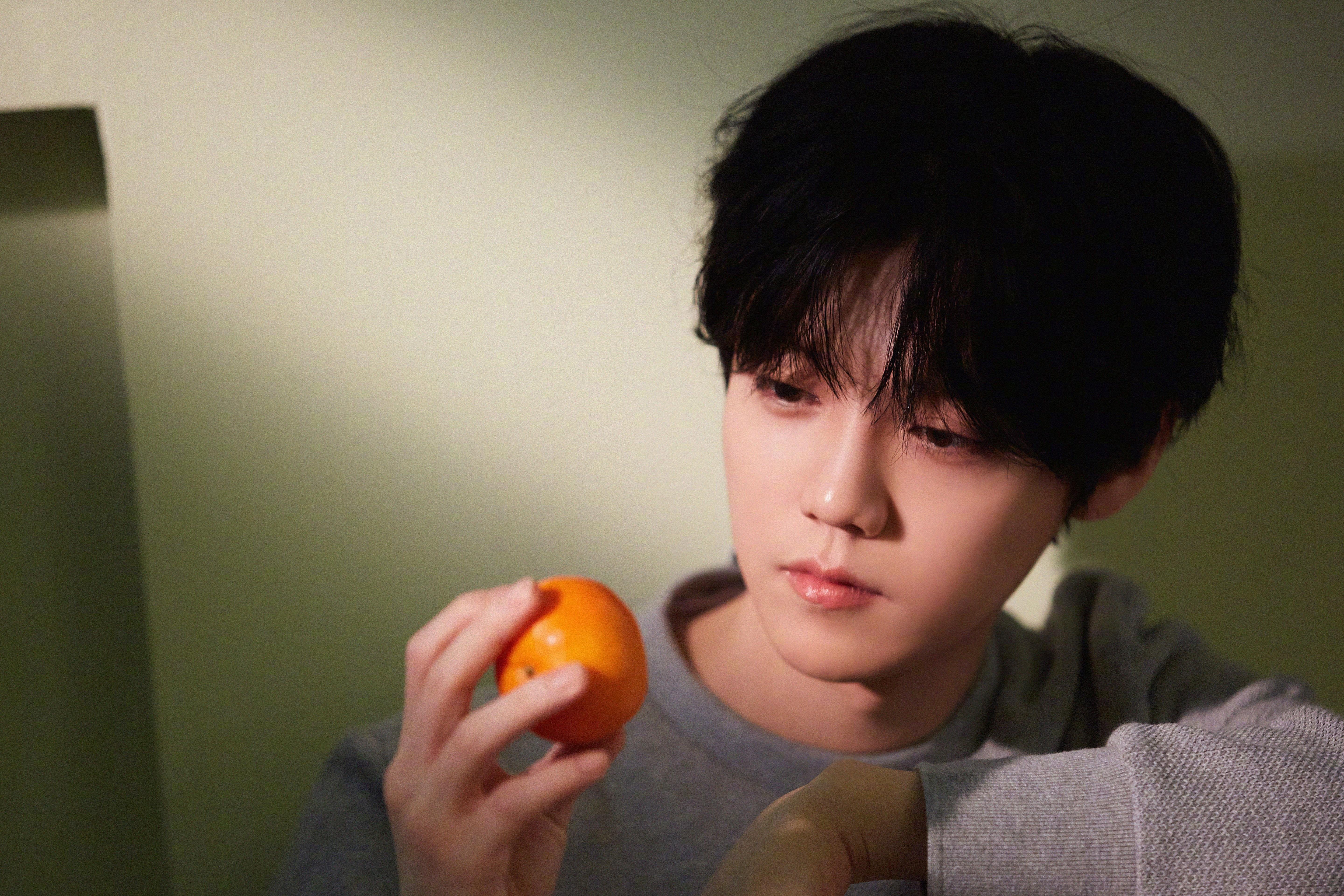 足球之夜的多元魅力，胜负、智慧与尊严的交响